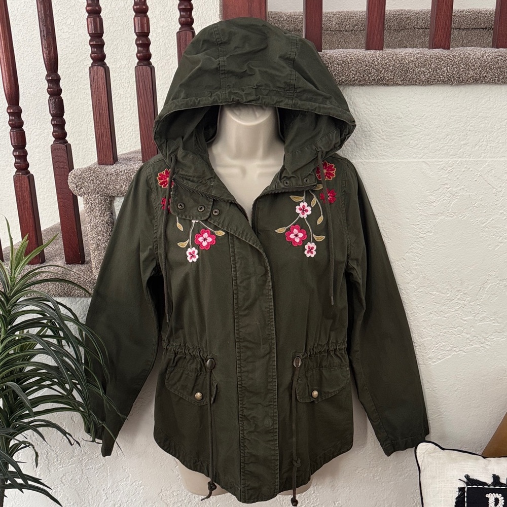 XHILARATION Women’s Olive Green Floral Embroidered Utility Jacket Size S EUC